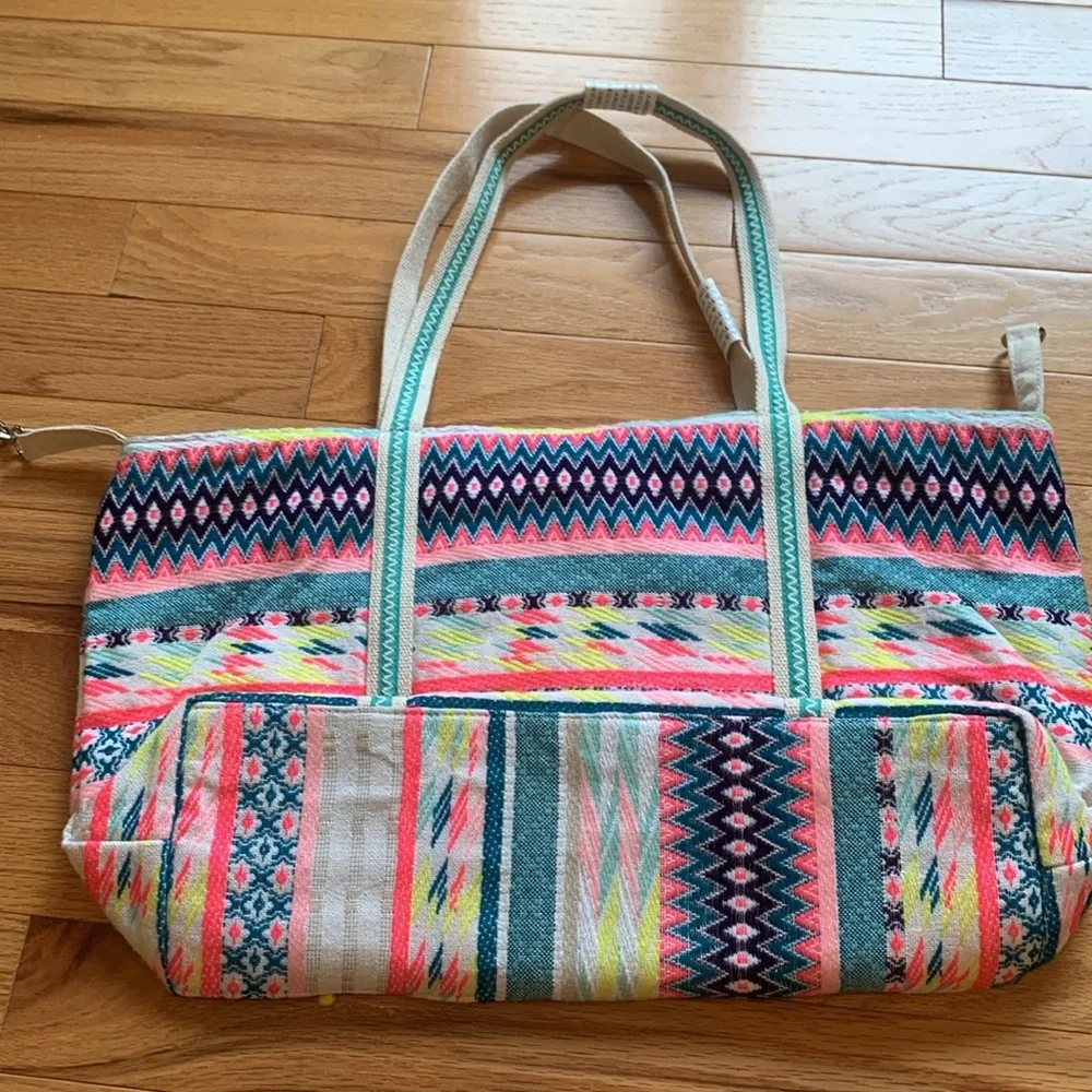 New America & Beyond Daphne Embellished Multi-Colored Hand beaded Tote - Picture 7 of 7